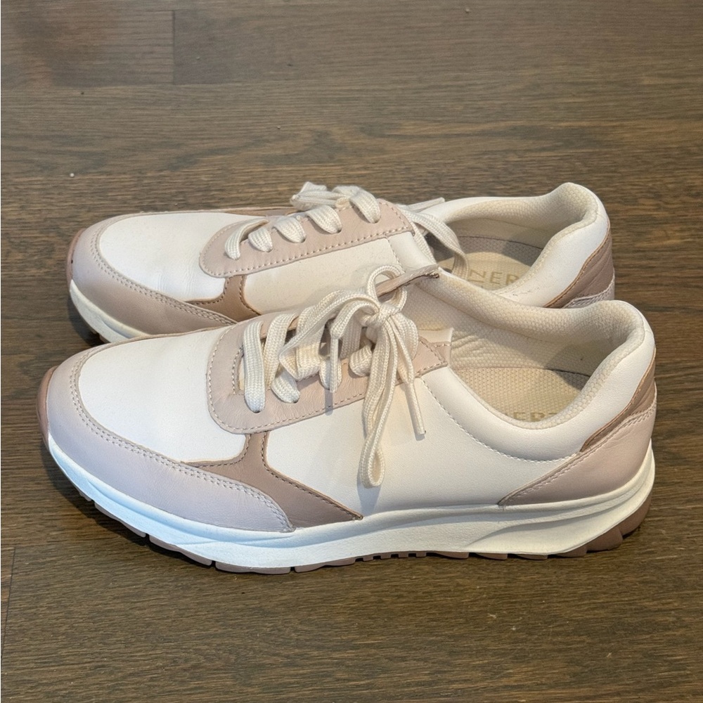 Naturalizer Shay sneakers in wide width